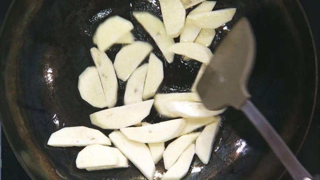 厨房|「养生厨房」今日菜谱《三白烧黄鱼》