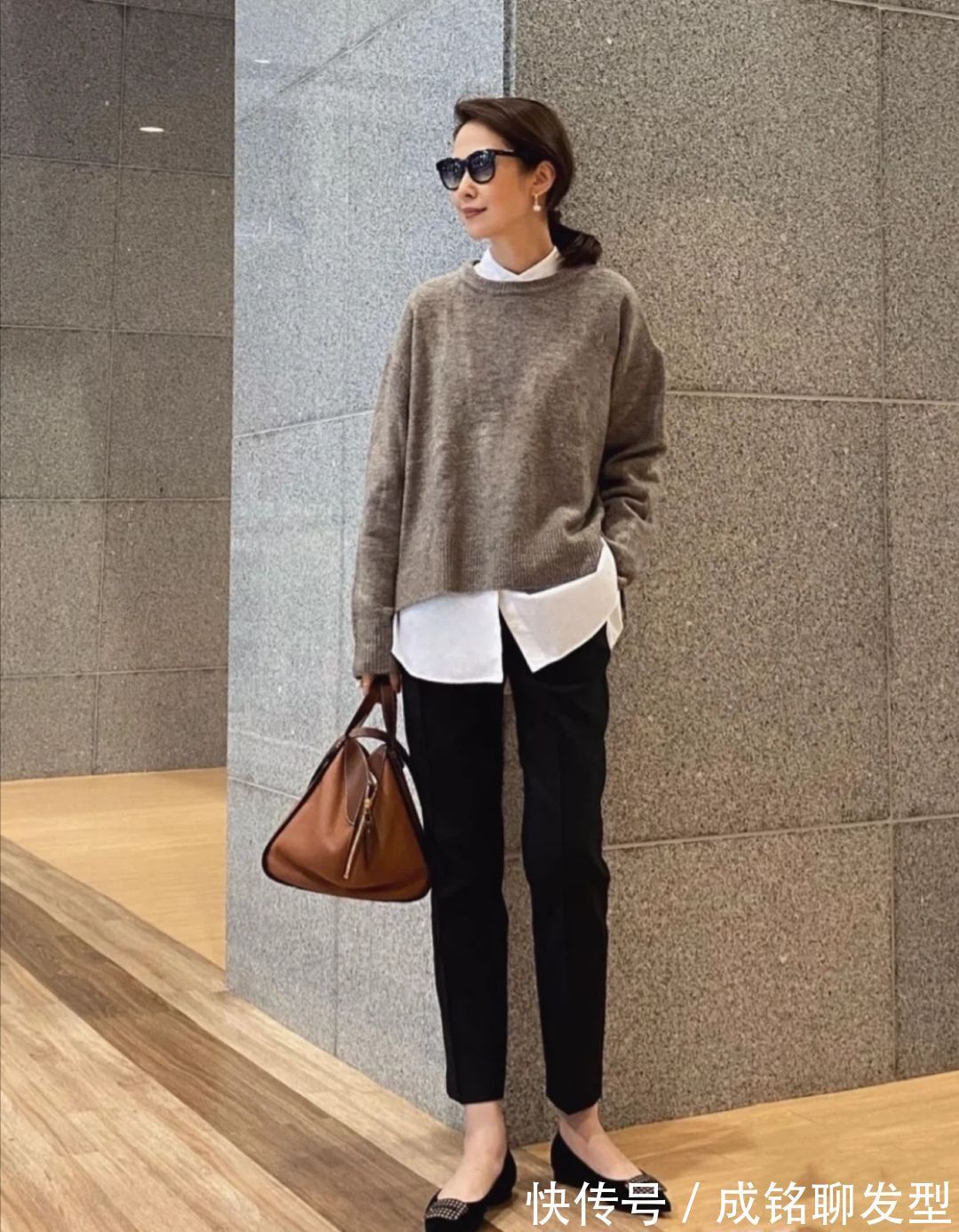 高跟鞋|建议四五十岁的女人多穿九分裤,毛衣大衣随便配,显瘦显高又大气