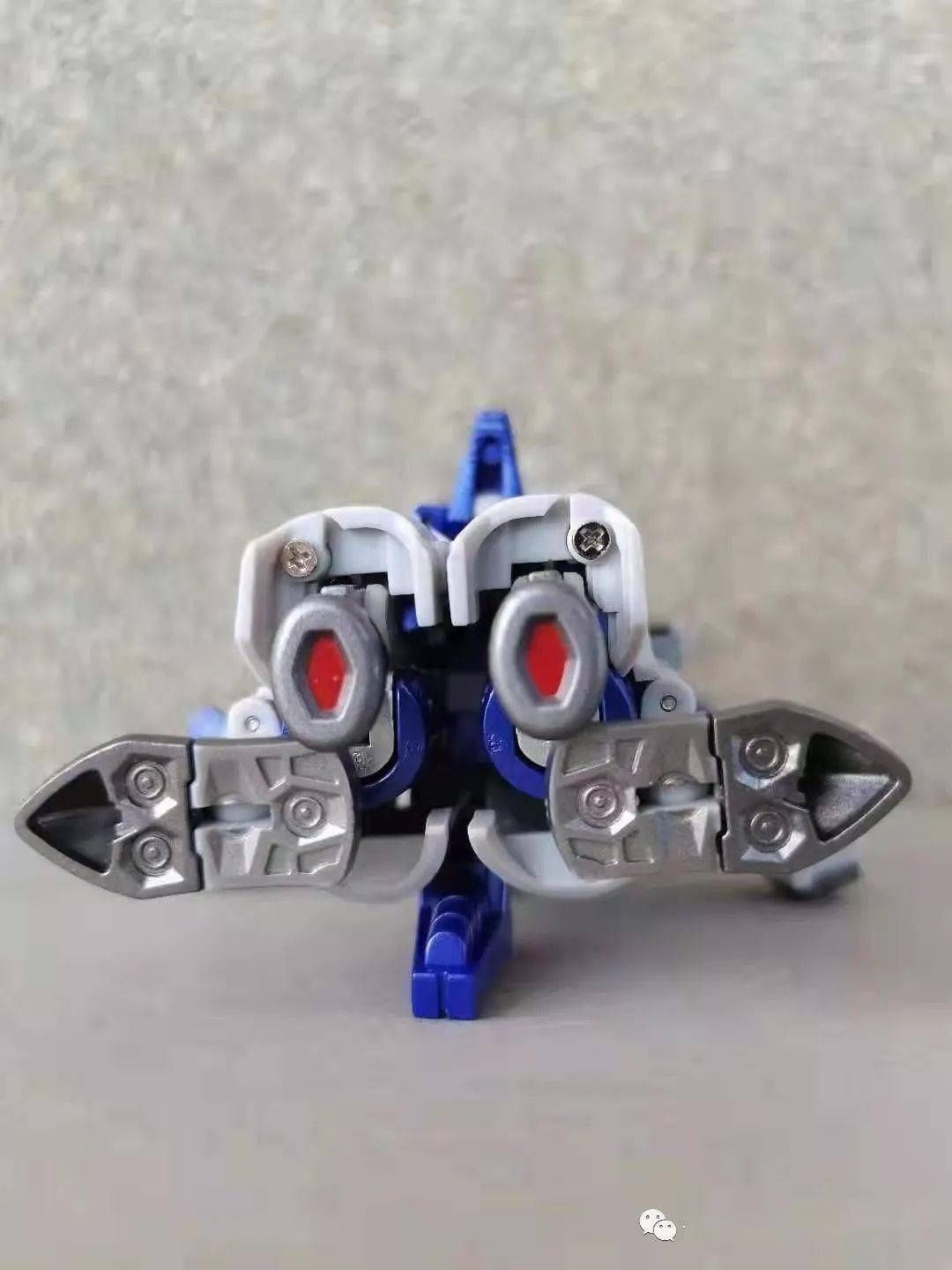 霸天虎|【评玩具】子小天:岑测评《NA惊破天 金属色涂装十分亮眼!》