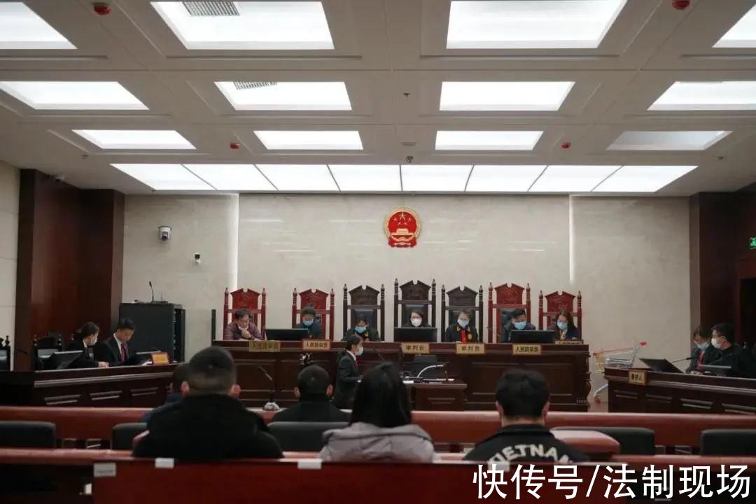 被告|「以案说法」昆明一火锅店用“口水油”做锅底，两被告获刑还被罚