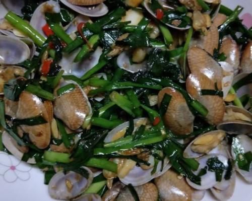 加它炒的花甲比香辣花甲好吃,不辣但是鲜香让人很有食欲