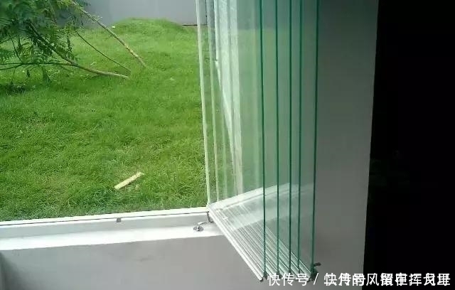 封装|封阳台万万不要装传统玻璃窗,省钱美观又实用,后悔我家装太早了
