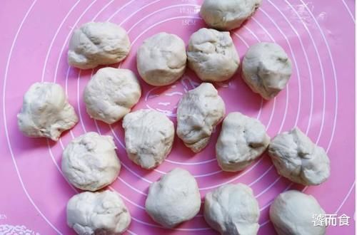 老妈30年烙饼经验,饼中多放这种食材,香酥松软,手一捏直掉渣