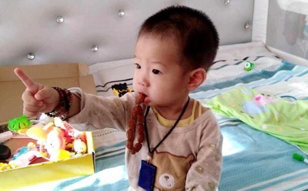 妈妈|孩子指着空房间说:“妈妈,房间里有人”,把妈妈吓得不行