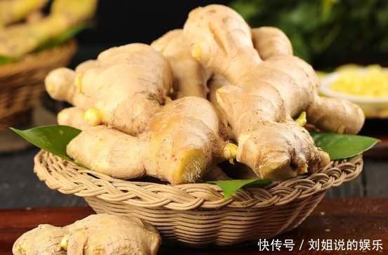 保存生姜很简单,记住别放冰箱,教你2个小妙招,不干瘪不发芽
