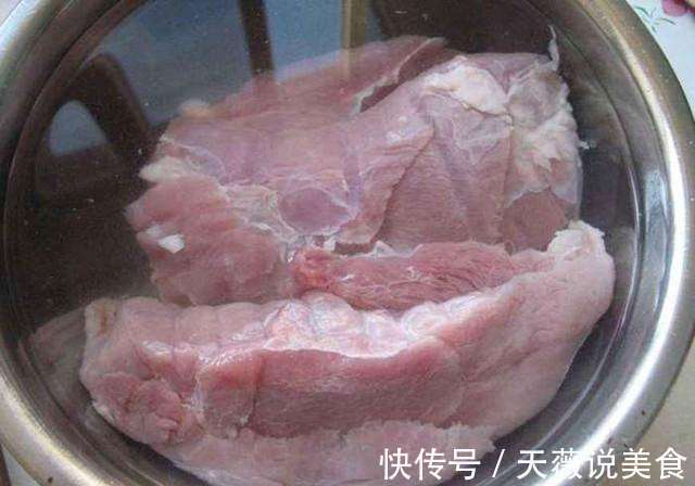 炒猪肉时, 一定不要直接下锅! 多加“1步”, 又香又嫩,