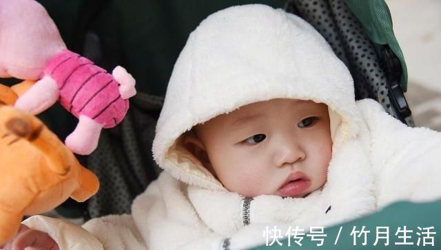 家长|冬天给孩子穿衣服真的越厚越暖和吗很多家长都做错了,别不知道