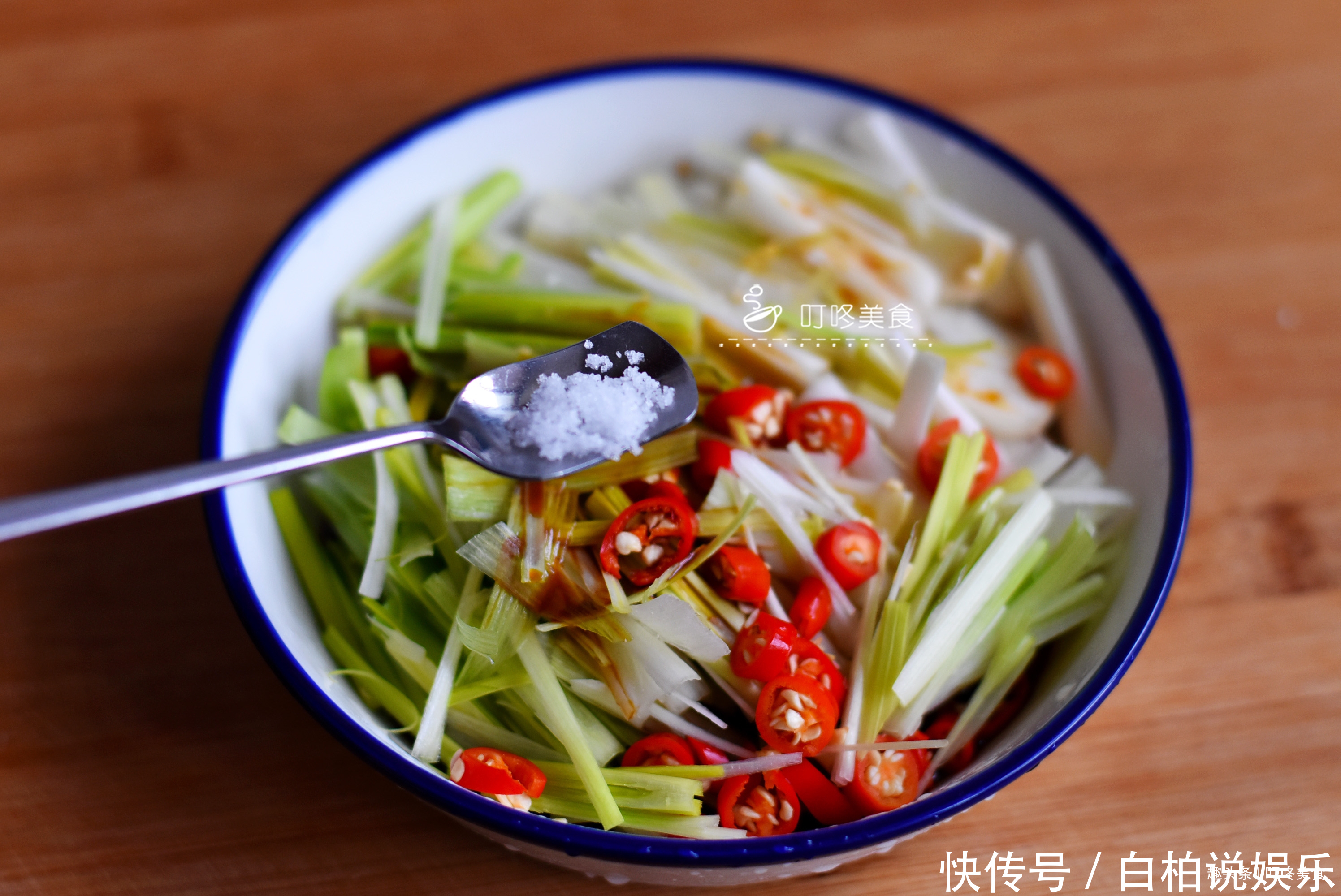 冬天最馋的一道凉拌菜,只需一切一拌,开胃又下饭,2分钟做一盘