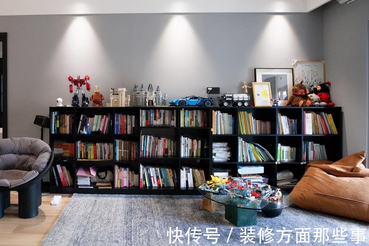 奢华|111平极简的黑白灰营造奢华氛围,几何拼接墙面高级又有设计感