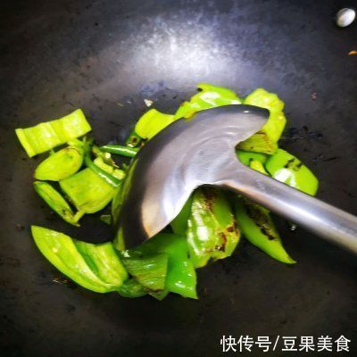 青椒|家常菜这么多，辣椒炒肉一定不可错过