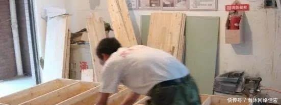 老婆|家里做衣柜,老婆直言不要“推拉门”,木工夸她是个“懂行的人”