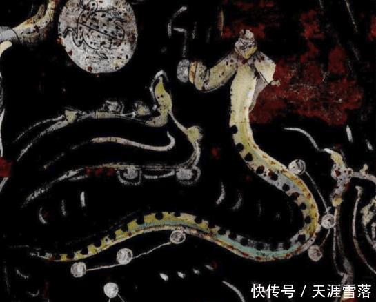 盗墓者|盗墓者精准盗墓,墓穴里空空如也,考古人员抬头一看,重大发现