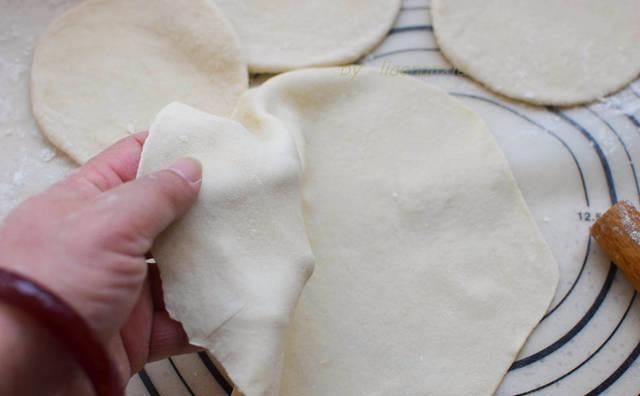 韭菜|做韭菜盒子,鸡蛋千万不能炒,这才是正确做法,韭菜鲜美鸡蛋软嫩