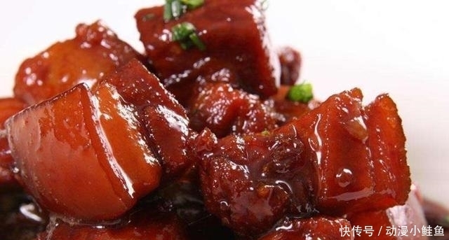 搞错|炒糖色, 到底用油炒还是用水炒, 好多人都搞错了, 难怪红烧肉发苦