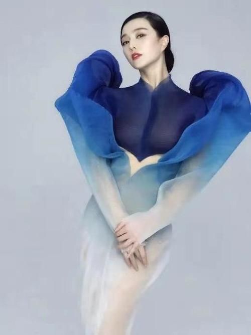 高跟鞋|穿衣不懂色必输,蓝色系的精致搭配方案,连小白看一眼都会