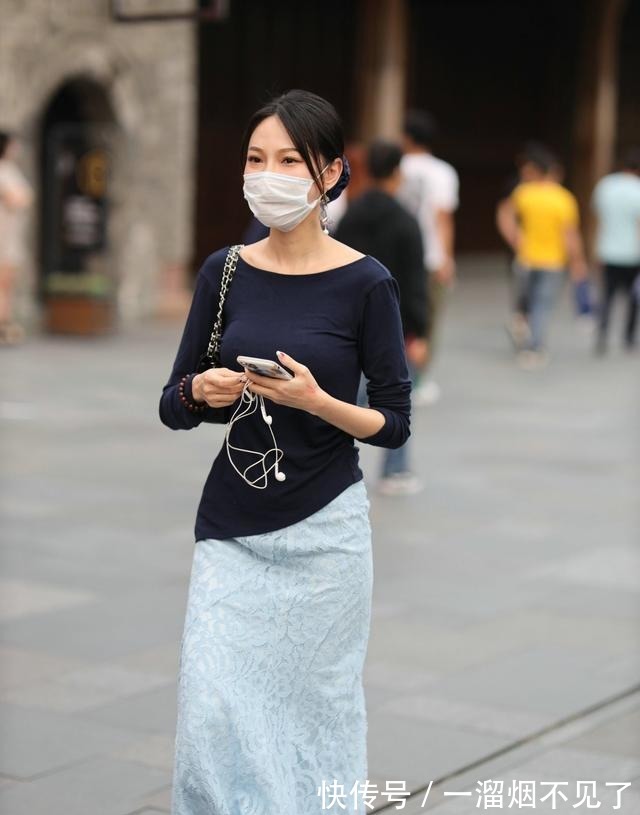 长袖|时尚黑色长袖T恤，特显气质，女人味十足