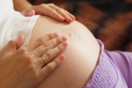 孕妈们|孕晚期有种折腾叫“翻来覆去难入眠”，尝试这样调整，或能缓解