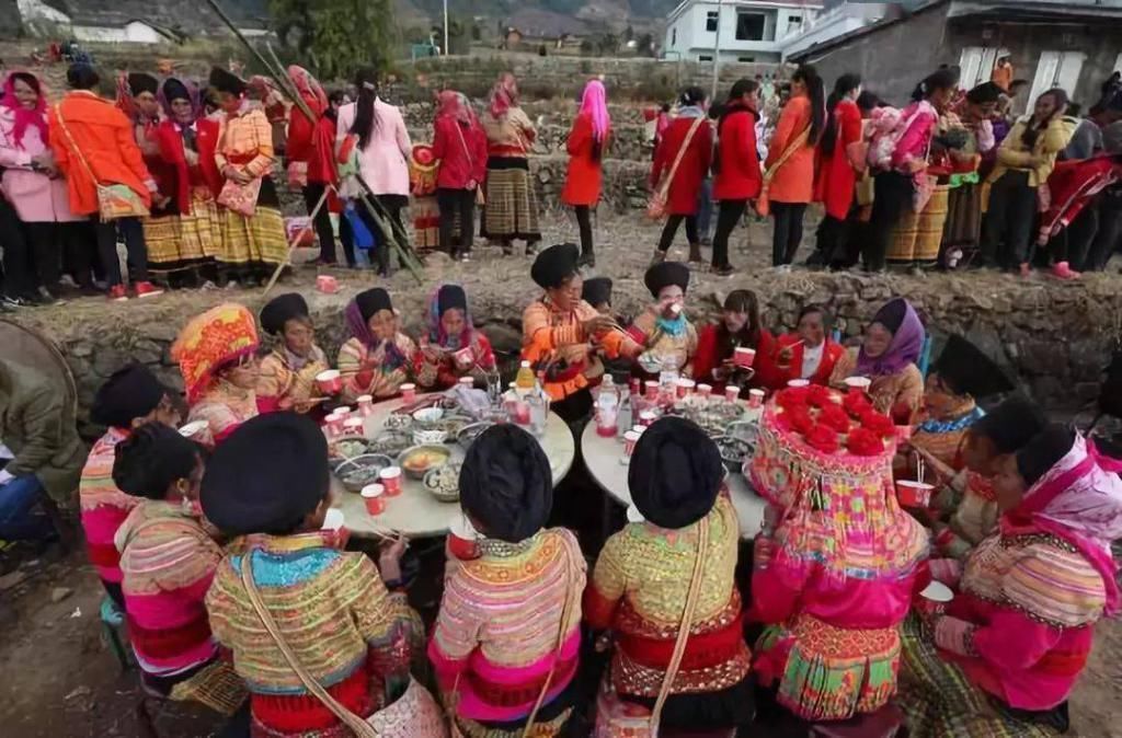 中国有个神奇的地方，一天3次日出，3次日落太怪了