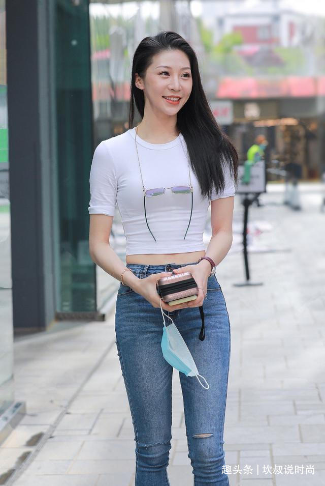 过了25岁的女性,这样穿更合适,清新干净宛如“邻家小妹”