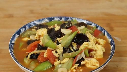 丝瓜皮|炒丝瓜时,记得不要直接下锅炒,多加这一步,丝瓜不发黑更有食欲