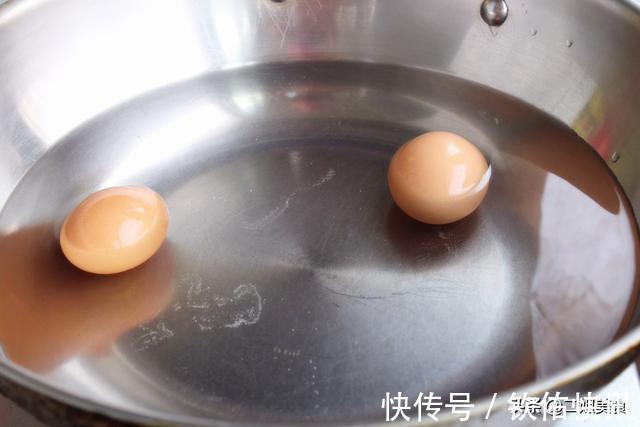 鲜嫩|煮鸡蛋，不能水开就下锅煮，牢记4点，蛋壳一碰就掉，营养鲜嫩