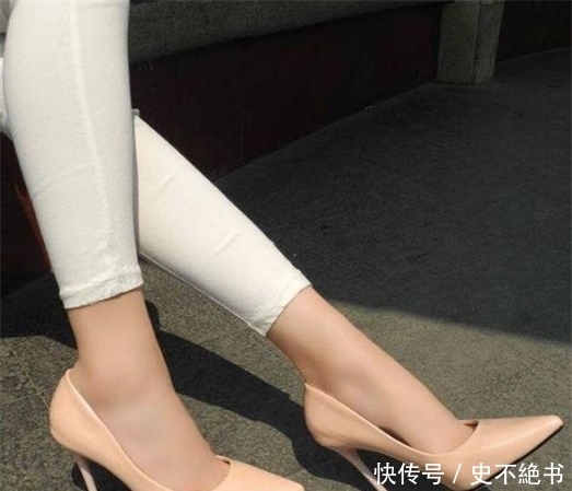 优雅|精致而又优雅的尖头高跟鞋,它让你更明亮更美丽