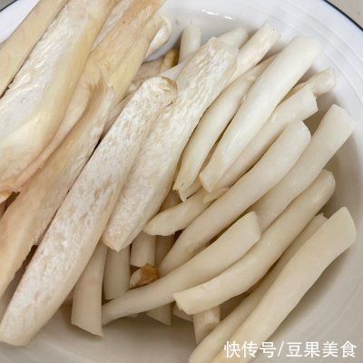 鱿鱼|#一勺葱伴侣，成就招牌美味#一上桌就光盘：红烧鱿鱼