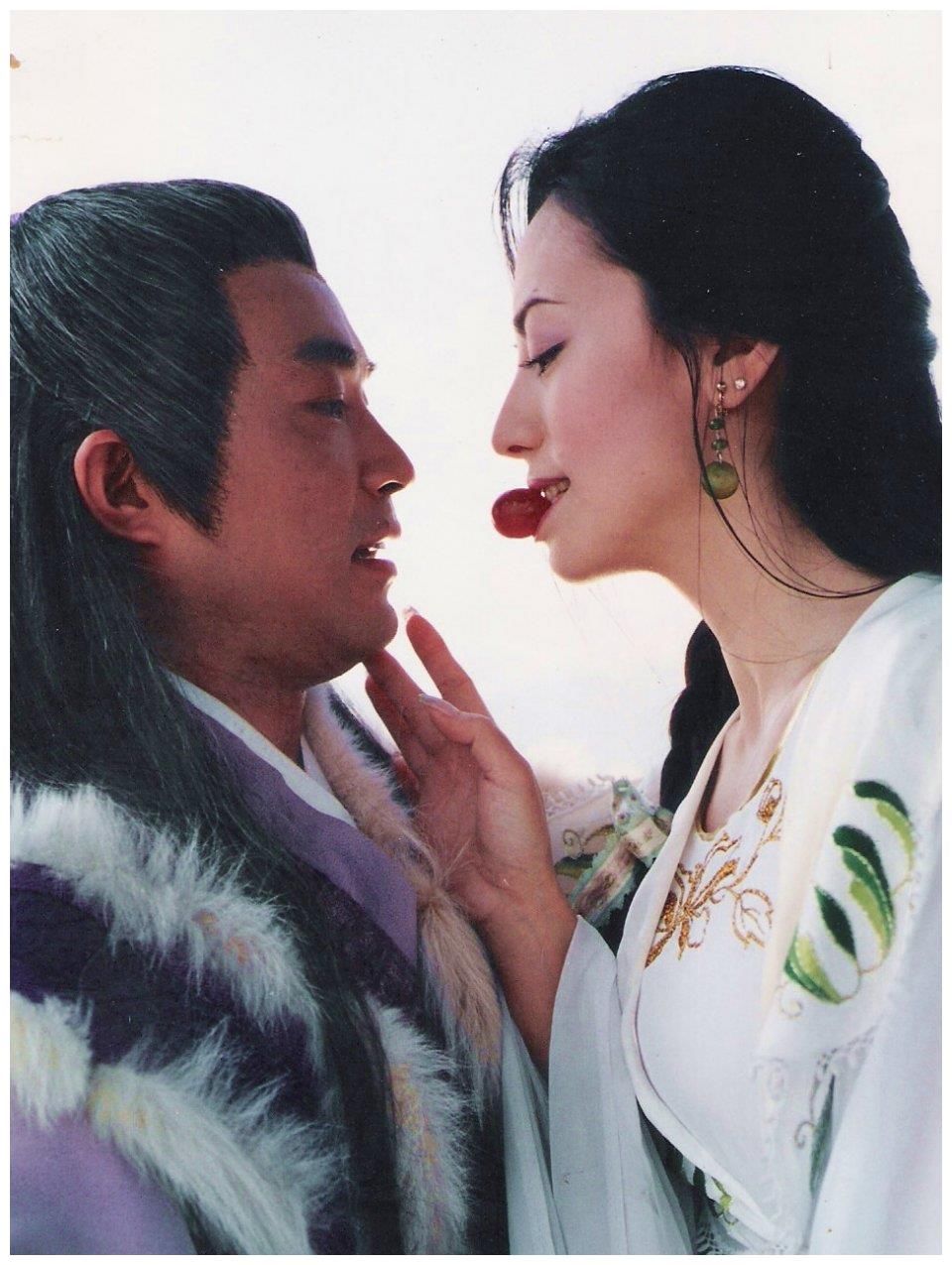 风云雄霸天下第一美女颜盈,实至名归,出场时的装扮惊为天人