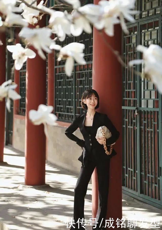 短发|短发小姐姐温柔风搭配，简约时尚又减龄，洋气显瘦又有范儿