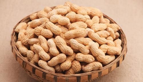 润肤|女性到了中年，常吃3种食物，延缓衰老，祛皱润肤，越吃越年轻