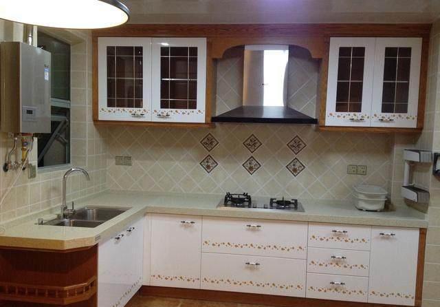 美观|刚装修完工的新房，很漂亮，电视墙美观又大气！