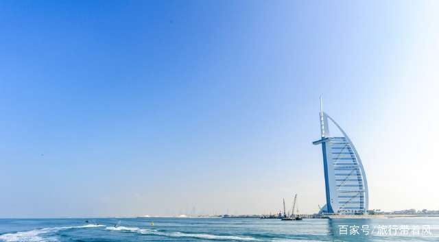 中年|全球第一家七星级酒店:住一晚最贵可花12万,可坐飞机到达酒店