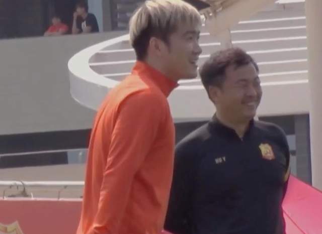李霄鹏|32岁国脚:李霄鹏的口碑和人品都很好,当初就是奔着他来的!