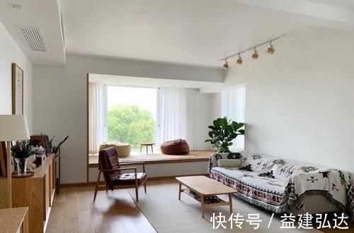 小户型|阳台纳入客厅后，靠窗的这1㎡居然让家里多出一间房！不要太实用