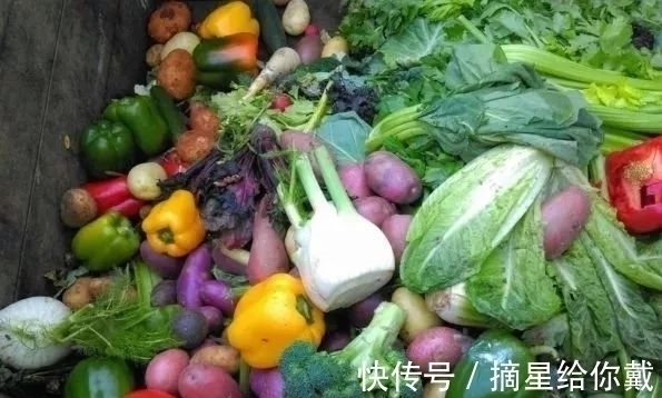 年轻人$剩菜做旗袍、塑料瓶造大楼,这些年轻人正在用垃圾拯救世界!