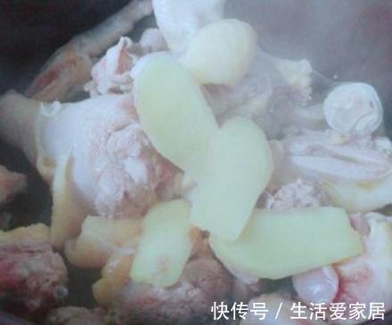 做板栗炖鸡时,板栗什么时候放?放对了时间,鸡肉软烂,板栗香甜