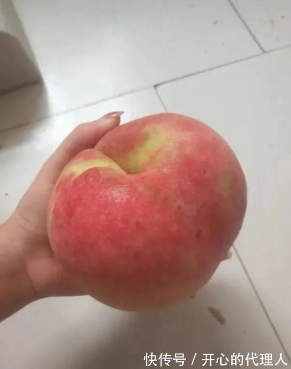 |内涵段子|别人家的女朋友宽松T恤下都藏着什么?