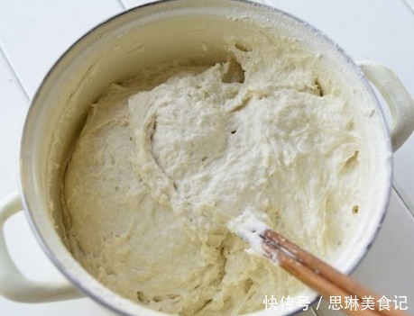 葡萄干|不揉面,不加泡打粉,教你蒸葡萄干发糕,蓬松香软,比蛋糕还好吃