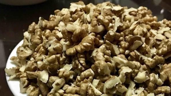 黑芝麻|掉发、白发、气色不好的，每周拿“它”当零食吃，显年轻还助睡眠