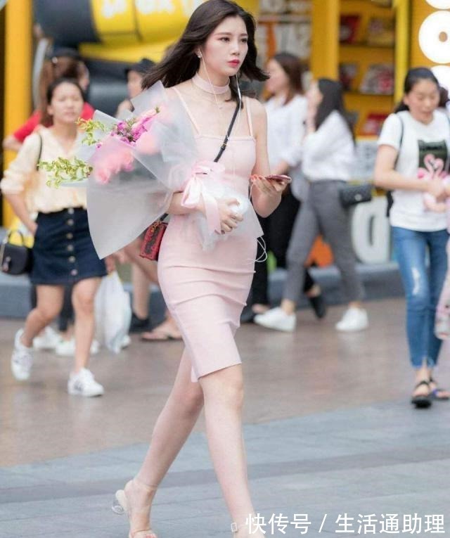 连衣裙 米白色吊带连衣裙,清新自然,活力感十足!