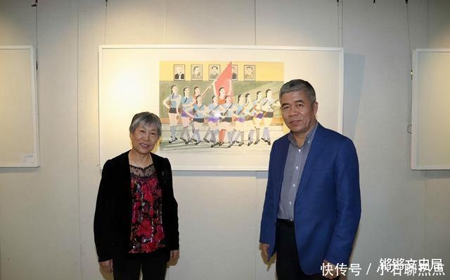 邵炳凤70多岁农村老太,意外拿起孙子画笔,练成国际画家