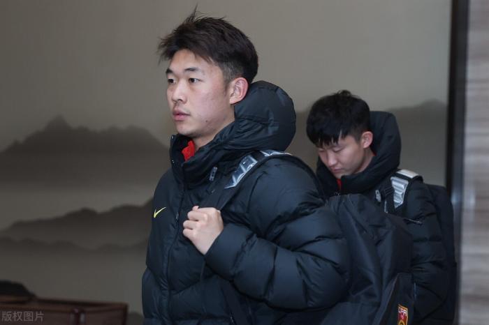 邓涵文|国足大名单换汤不换药,国安3宝在列,球迷:严鼎皓不如张稀哲?
