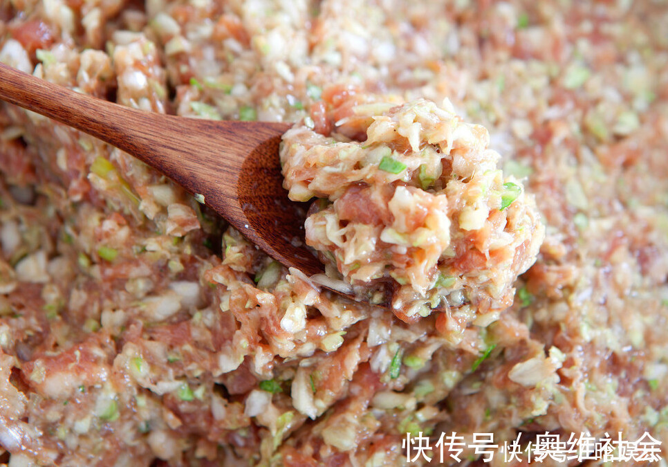 饭店调肉馅怎样去腥加料酒是不对的,大厨教你做法,鲜香无腥味