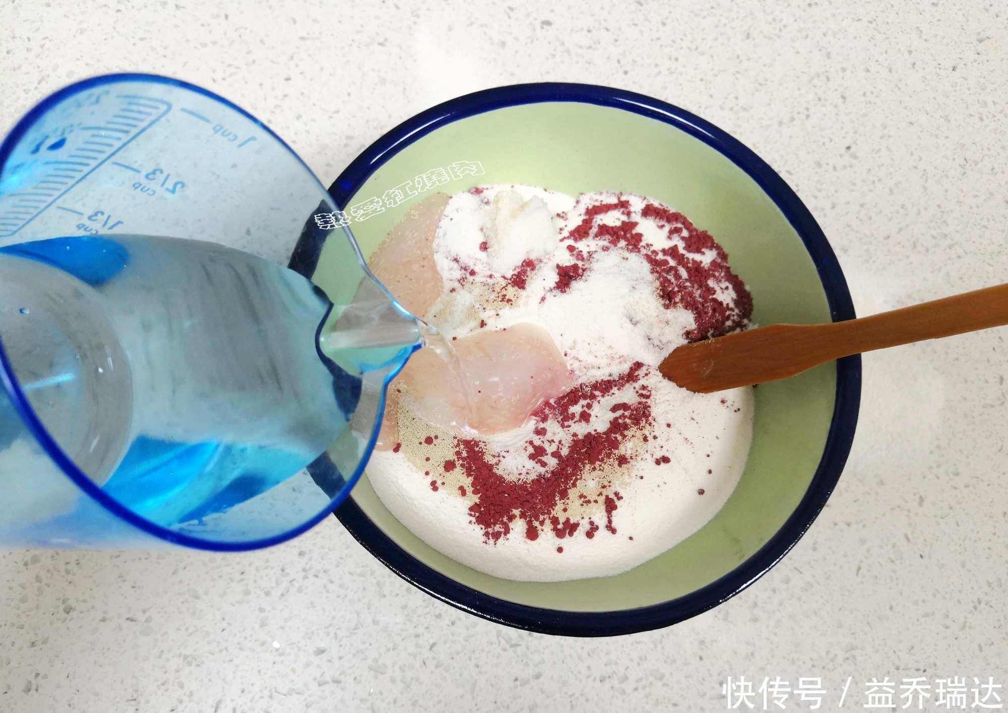 白馒头吃腻了试试这一种做法,颜值很高里面还有肉,看着复杂做着省事