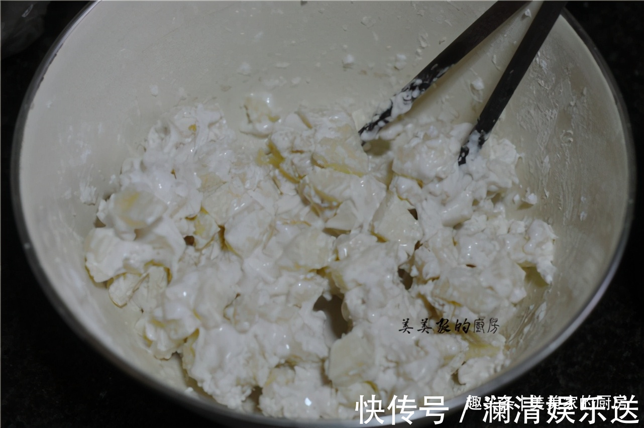 苹果饼|苹果做早餐，比肉包子还香！酸酸甜甜最开胃，营养又解馋！