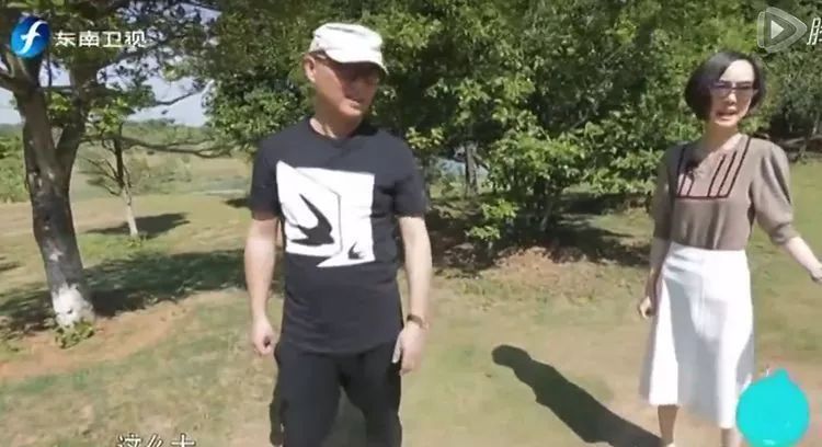 一夜成名|孟非老婆首次曝光,年过四十却还像小姑娘,鲁豫你太太很美