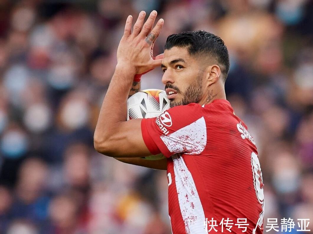 特拉奥雷|4-2!哈维击败西蒙尼,7万多球迷现场见证,巴萨终于杀入欧冠区