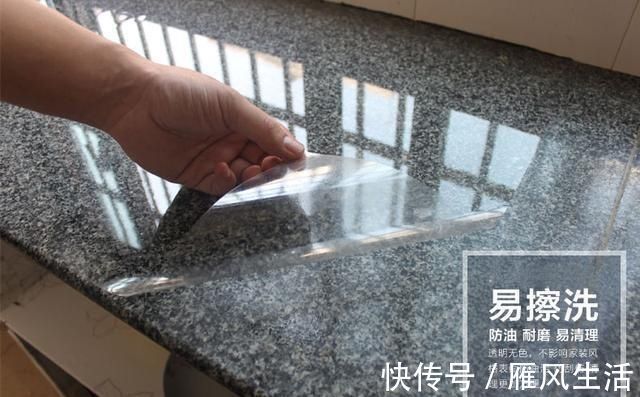 石英石|厨房石英石台面贴一层膜,跟新装的一样!不变色不开裂,省事省钱