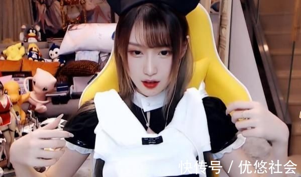 cos|腐团儿直播上演Cos秀,十分钟内被超管封禁警告两次是什么操作?