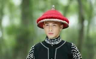 显赫|她是顺治的记名秀女，嫁给康熙朝最显赫的亲王，22年生了13个子女